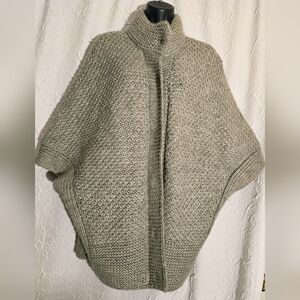 Forever 21 - Beige Batwing Knit Sweater Cardigan Womens Size Small Thick/Warm